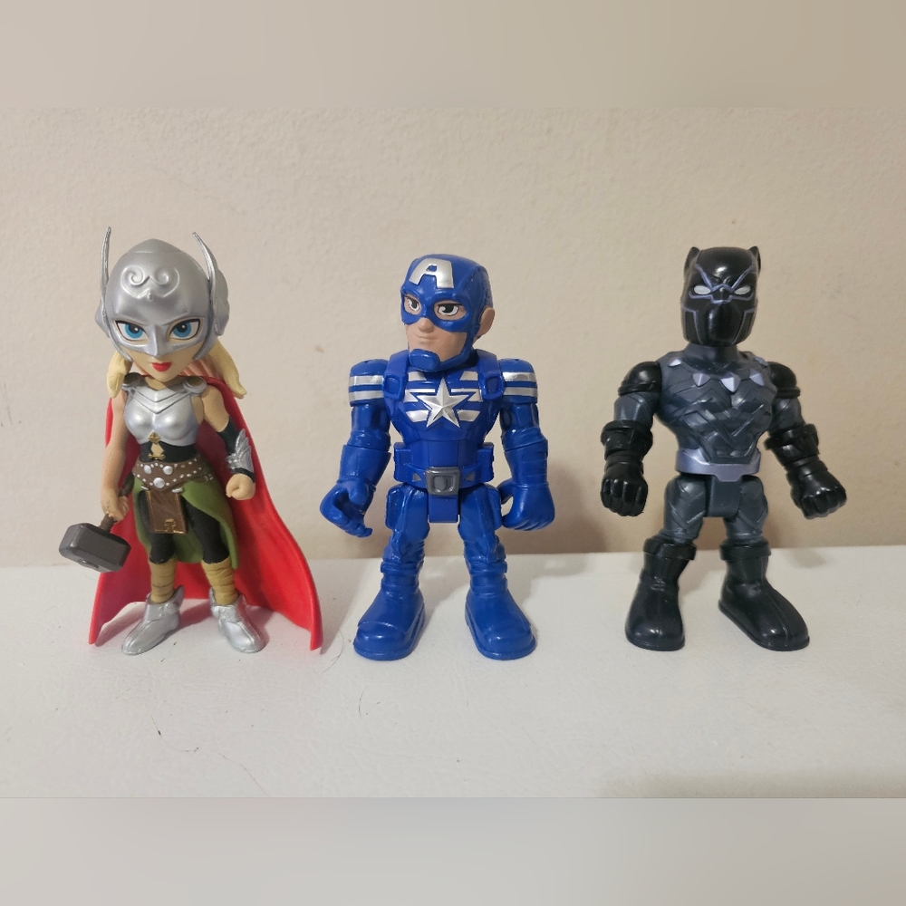 Marvel Action Figure Set Of 9 - Picture 2 of 8